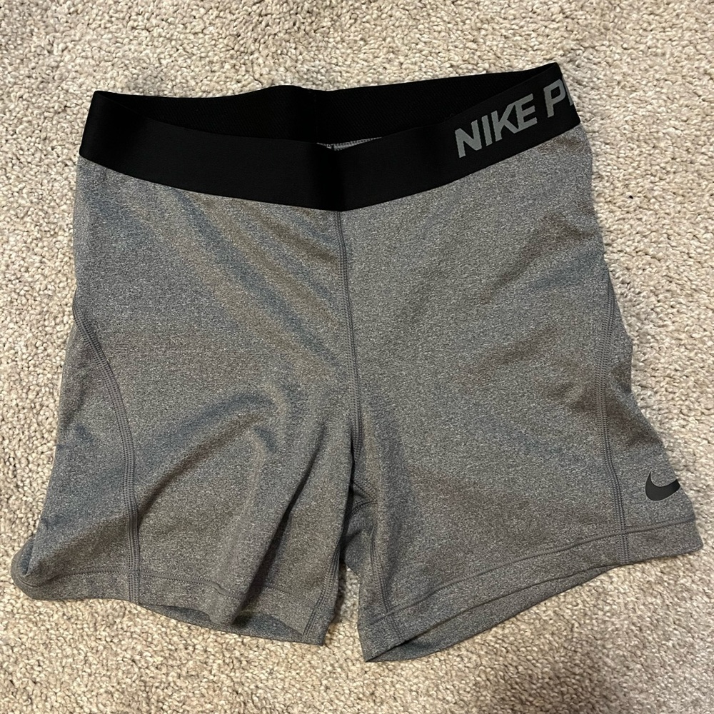 Nike Dri-Fit 3.5” Inseam Base Layer Shorts Size Medium